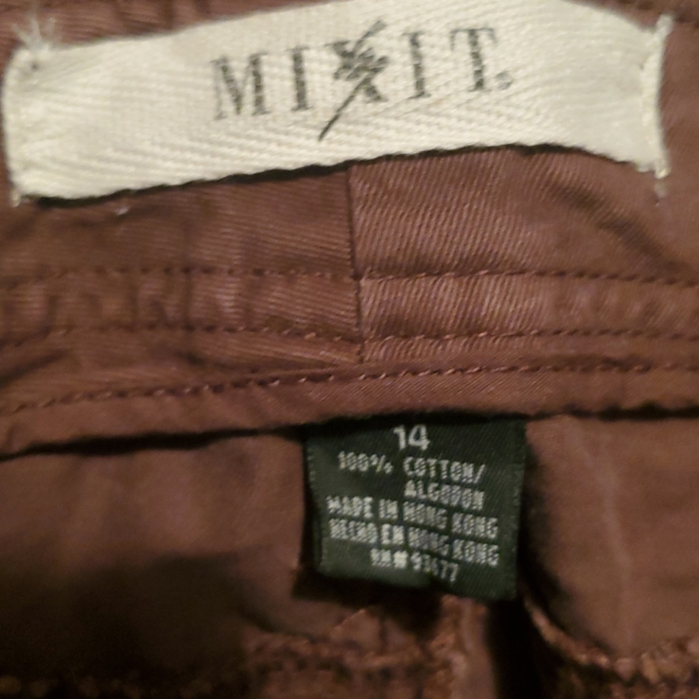 NWT: Mixit Cargo Capris - Picture 9 of 15